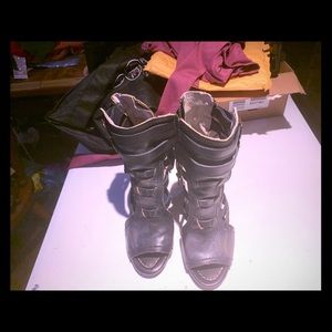 Freebird by Steven Bootie Sandals Gorgeous